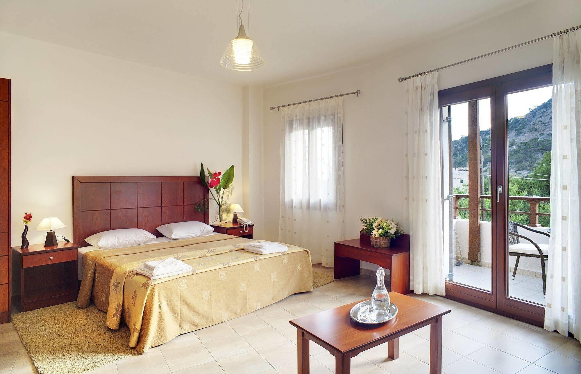 Syia Hotel Sougia Bagian luar foto
