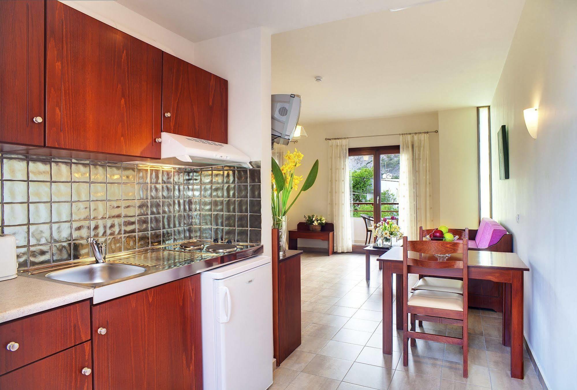Syia Hotel Sougia Bagian luar foto