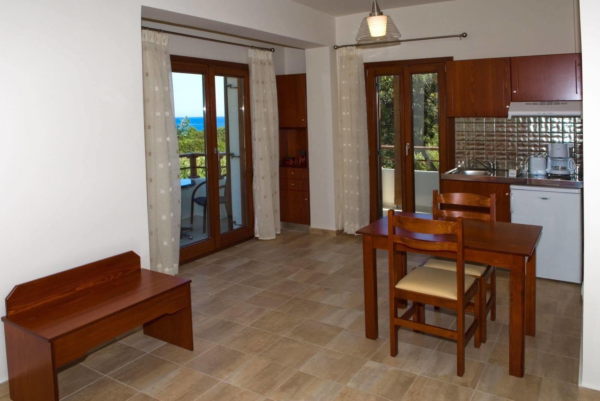 Syia Hotel Sougia Bagian luar foto